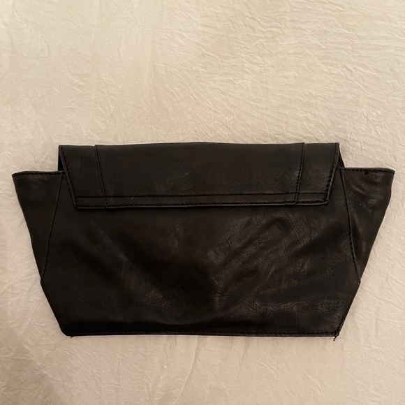Black Guess Clutch - Picture 3 of 4